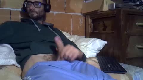 Snapshot of gicobest chatting on February 7, 9:24 am Corrado online show from February 7, 9:24 am