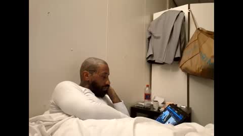 Snapshot of gide8n chatting on March 25, 11:44 pm Gideon online show from March 25, 11:44 pm