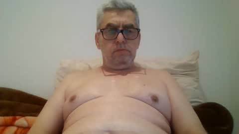 Snapshot of gigi1970 chatting on December 15, 3:09 pm gigi1970 online show from December 15, 3:09 pm