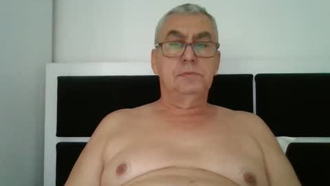 Snapshot of gigi1970 chatting on October 30, 11:33 am gigi1970 online show from October 30, 11:33 am