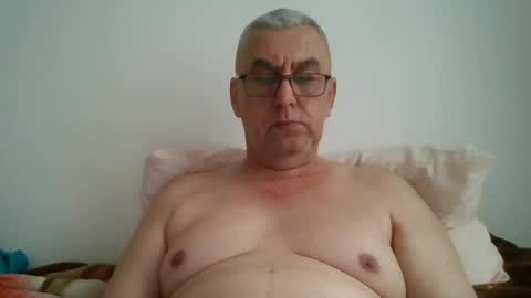 gigi1970 online show from June 17, 7:33 am