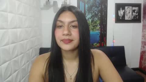 Snapshot of gigi_gilt_ chatting on March 4, 6:37 am Gigi 3 online show from March 4, 6:37 am