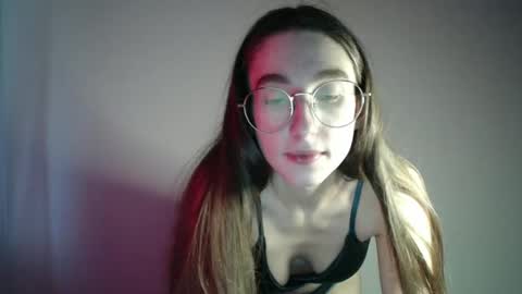 Snapshot of gigi_nix chatting on March 8, 2:40 pm Gigi online show from March 8, 2:40 pm