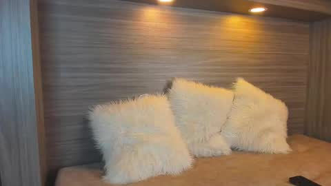 gigi wilden online show from October 4, 1:42 pm