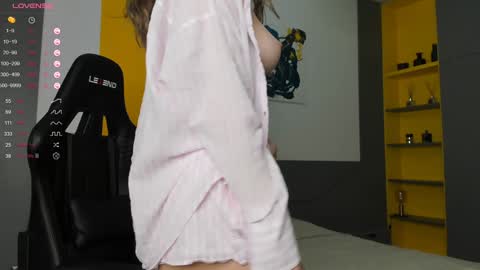 Snapshot of gigihadd chatting on December 4, 10:57 am gigihadd online show from December 4, 10:57 am