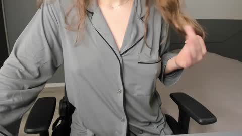 Snapshot of gigihadd chatting on December 11, 2:11 pm gigihadd online show from December 11, 2:11 pm