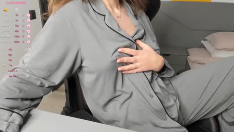 Snapshot of gigihadd chatting on December 27, 8:28 pm gigihadd online show from December 27, 8:28 pm