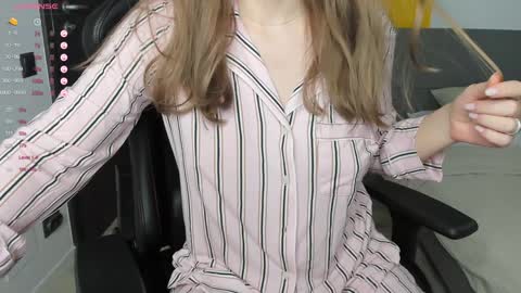 Snapshot of gigihadd chatting on December 31, 7:18 pm gigihadd online show from December 31, 7:18 pm