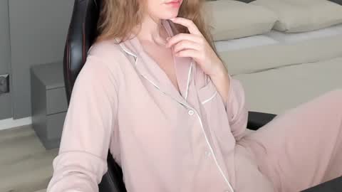 Snapshot of gigihadd chatting on January 20, 1:11 pm gigihadd online show from January 20, 1:11 pm