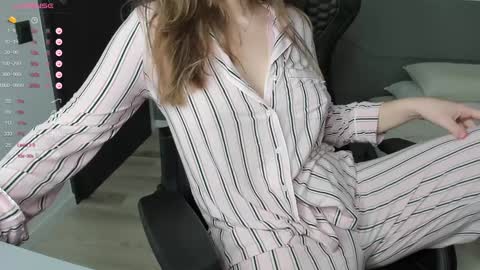 Snapshot of gigihadd chatting on January 21, 2:59 pm gigihadd online show from January 21, 2:59 pm