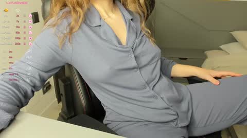 Snapshot of gigihadd chatting on January 23, 2:50 pm gigihadd online show from January 23, 2:50 pm