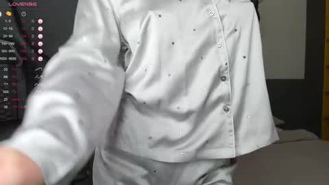 Snapshot of gigihadd chatting on February 24, 1:21 pm gigihadd online show from February 24, 1:21 pm