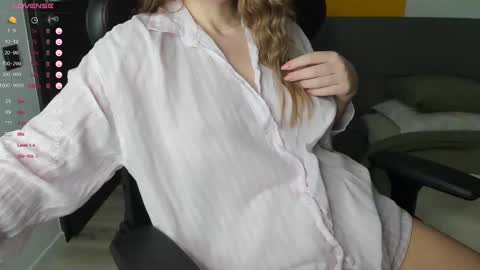 Snapshot of gigihadd chatting on March 11, 12:06 pm gigihadd online show from March 11, 12:06 pm