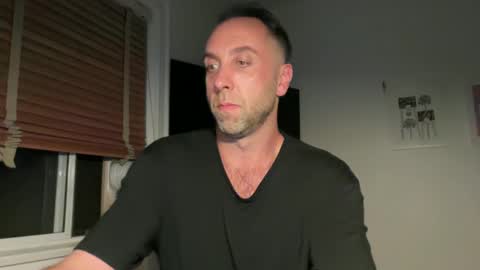 Snapshot of gilber10101 chatting on September 14, 1:05 am gilber10101 online show from September 14, 1:05 am