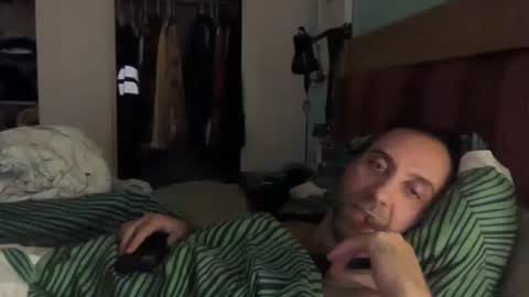 Snapshot of gilber10101 chatting on November 2, 11:01 am gilber10101 online show from November 2, 11:01 am