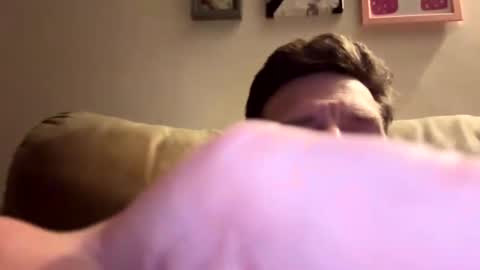 Snapshot of gilbertinio chatting on December 15, 11:20 pm Gilbert online show from December 15, 11:20 pm