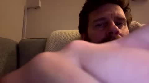 Snapshot of gilbertinio chatting on January 26, 11:29 pm Gilbert online show from January 26, 11:29 pm