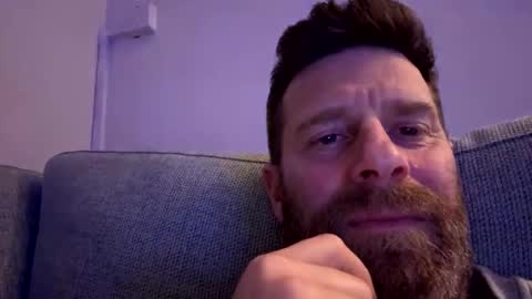 Snapshot of gilbertinio chatting on February 9, 10:43 pm Gilbert online show from February 9, 10:43 pm