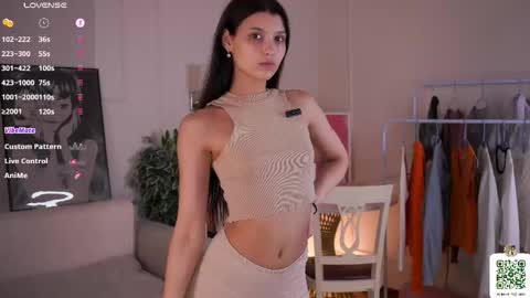 Mia online show from November 21, 8:13 am