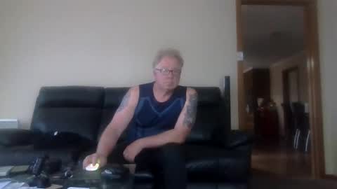 gimmmieoooo online show from February 22, 6:13 am