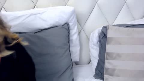 Snapshot of ginabear chatting on December 24, 5:05 am Gina online show from December 24, 5:05 am