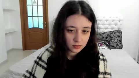 Snapshot of ginablum chatting on October 4, 9:29 am Kate online show from October 4, 9:29 am