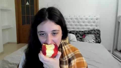 Snapshot of ginablum chatting on October 28, 9:57 am Kate online show from October 28, 9:57 am