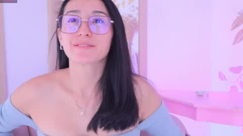 Snapshot of ginevra_esposito chatting on October 1, 12:44 pm Ginn online show from October 1, 12:44 pm