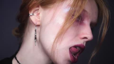        im expecting 350 thumbs up on my altar   online show from February 3, 10:11 pm