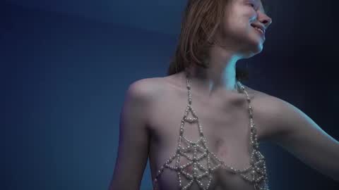        im expecting 350 thumbs up on my altar   online show from February 24, 4:16 am