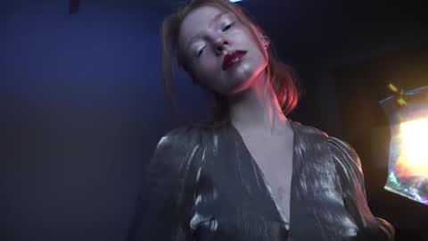        im expecting 350 thumbs up on my altar   online show from December 1, 10:15 pm