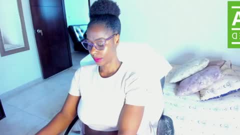 Snapshot of ginger_smil chatting on May 1, 12:43 pm Diana online show from May 1, 12:43 pm
