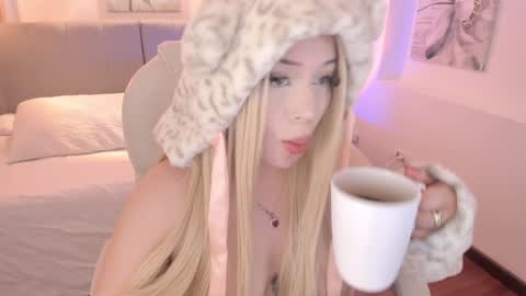 Snapshot of ginnywett chatting on January 13, 2:42 pm Kendall online show from January 13, 2:42 pm