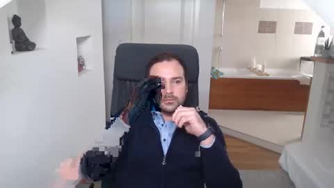 Snapshot of gintonik89 chatting on January 7, 10:43 am gintonik89 online show from January 7, 10:43 am