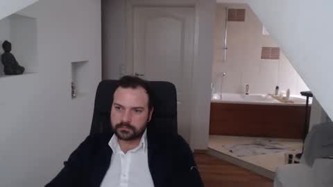 Snapshot of gintonik89 chatting on February 14, 7:49 am gintonik89 online show from February 14, 7:49 am