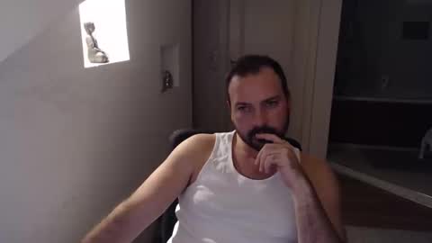 Snapshot of gintonik89 chatting on November 5, 7:14 pm gintonik89 online show from November 5, 7:14 pm