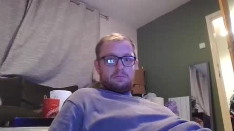 Snapshot of ginwood chatting on October 3, 11:57 pm ginwood online show from October 3, 11:57 pm