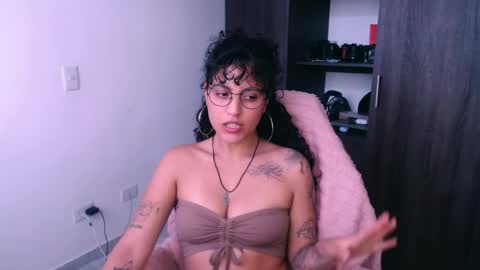 giny_bean online show from April 10, 2:00 pm