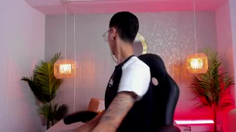 Snapshot of gio_carangi chatting on April 4, 3:05 am Gio Carangi online show from April 4, 3:05 am