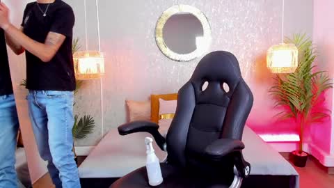 Snapshot of gio_carangi chatting on April 15, 2:51 am Gio Carangi online show from April 15, 2:51 am