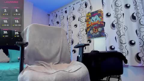 GIOMAR REYES online show from September 19, 4:25 am