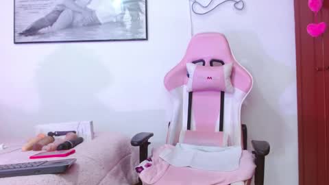 giorgina_montiere online show from December 22, 10:29 pm