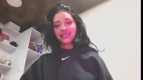 Snapshot of giovanna_oliveria chatting on December 16, 1:21 am giovanna_oliveria online show from December 16, 1:21 am