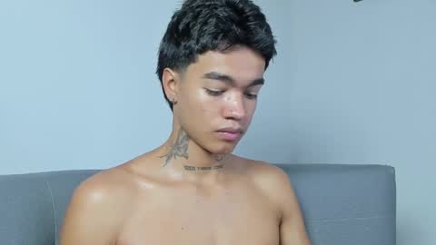 Snapshot of giraldo_giraldo chatting on January 17, 6:12 pm Giraldo online show from January 17, 6:12 pm