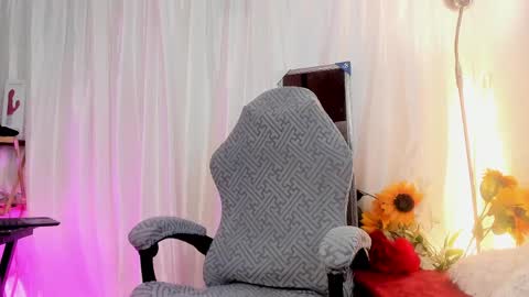 Girasol Walton online show from April 7, 1:44 pm