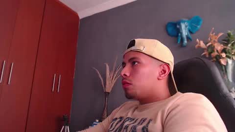 piggy boy online show from January 11, 9:04 pm