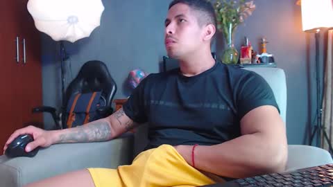 piggy boy online show from November 11, 11:38 pm