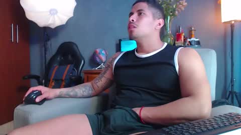 piggy boy online show from November 13, 8:52 pm