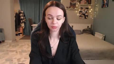 Snapshot of girl_happiness chatting on May 31, 12:01 pm Secret online show from May 31, 12:01 pm