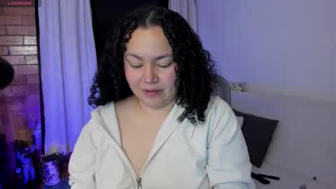 girl_inline online show from November 21, 11:36 pm